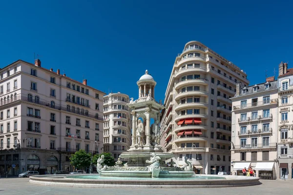 Jacobins square and beautiful fountain in Lyon city, France — Stock Photo, Image