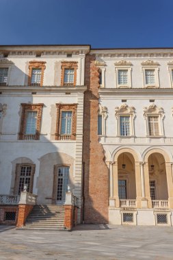 Venaria Reale, Piedmont / İtalya-yaklaşık Ağustos 2016: cephe üzerinde Ağustos 2016 yılında Venaria Reale Venaria Royal palace, ayrıntı.