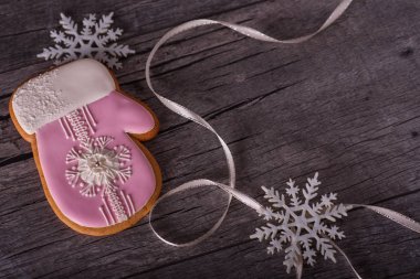 Noel gingerbread mitten şeklinde