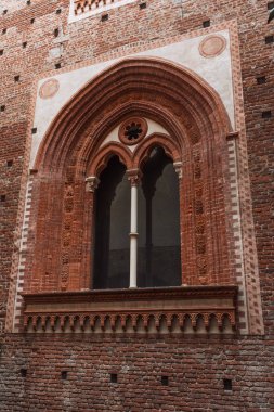 Eski cam duvar Sforza Kalesi, Milano, İtalya