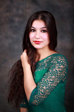 güzel genç Çingene Kız