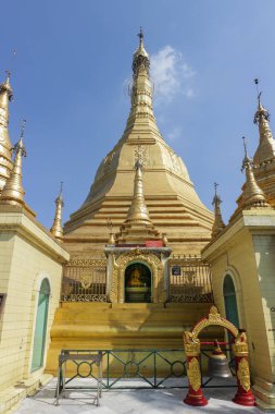 Altın Budist Pagoda Yangon, Myanmar 'da ya da Burma olarak da bilinir.