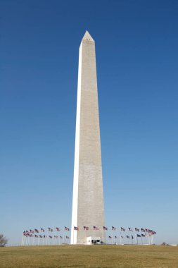 Washington Anıtı, insansız ve aydınlık bir günde