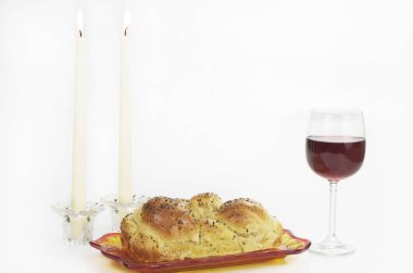 Şabat mumları, Challah ve şarap