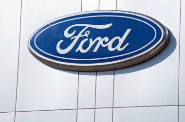 Detroit, 17 Ekim 2017: Ford Bayilik tabelada Woodward Detroit 17 Ekim 2017 Detroit Michigan A.b.d. yakınındaki