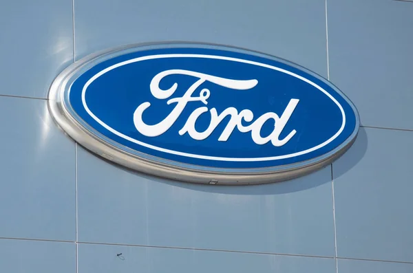 Detroit October 2017 Ford Dealership Sign Woodward Detroit October 2017 — Stock Photo, Image