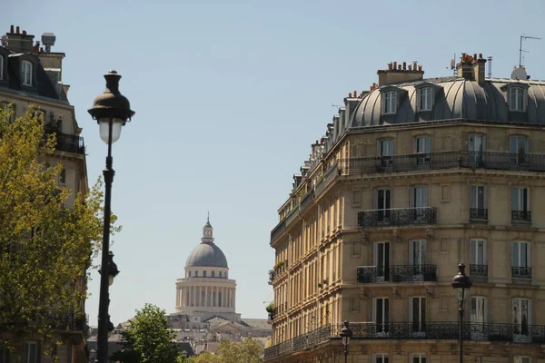 Klasyczny Blok Apartamentów Paryżu — Zdjęcie stockowe