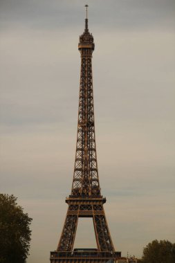Paris Eyfel Kulesi manzarası