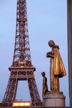 Paris Eyfel Kulesi manzarası