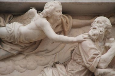 Milan Katedrali 'nin ön cephesinin ayrıntıları.