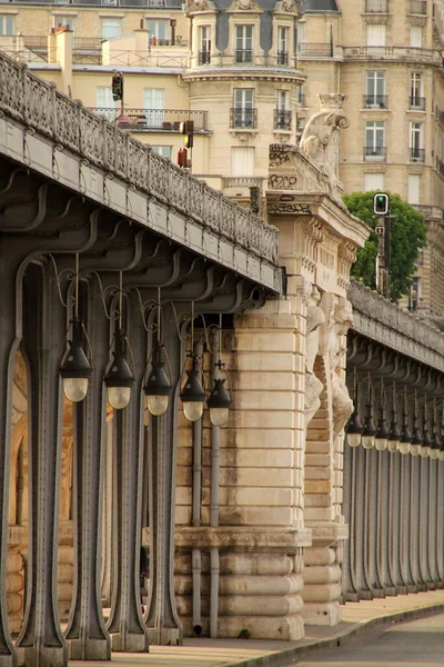 Detalj Bir Hakeim Bridge Paris — Stockfoto