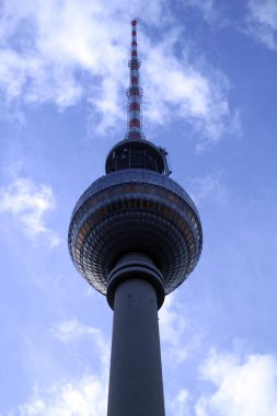 Alexanderplatz, Berlin 'deki TV kulesinin görüntüsü