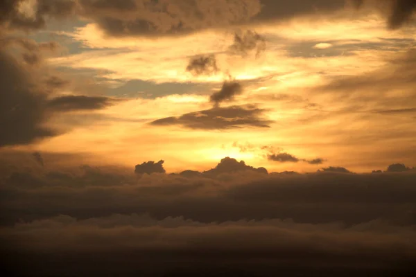 Abend Über Den Wolken Fliegen — Stockfoto