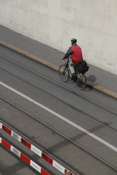 Fietsen Een Straat Van Zürich — Stockfoto