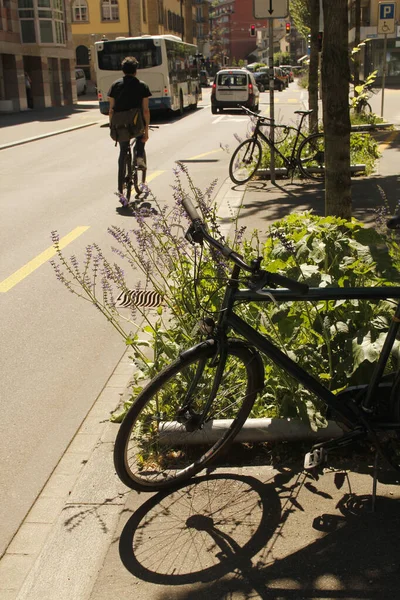 Radeln Einer Zürcher Strasse — Stockfoto