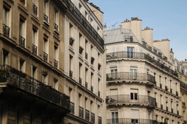 Paris 'in bir binasının cephesi