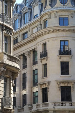 Paris 'in bir binasının cephesi