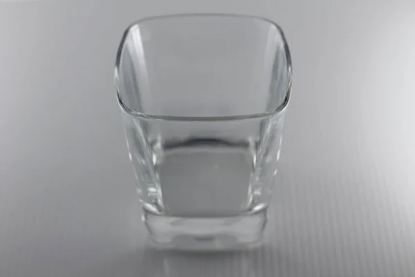 Leeres Glas Auf Weißem Hintergrund — Stockfoto