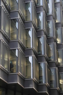 Londra şehir merkezinde bir bina.