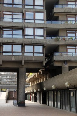 Londra şehir merkezinde bir bina.