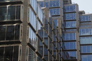 Londra şehir merkezinde bir bina.