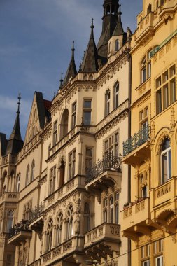 Prag 'da klasik bir binanın cephesi