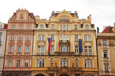 Prag 'da klasik bir binanın cephesi
