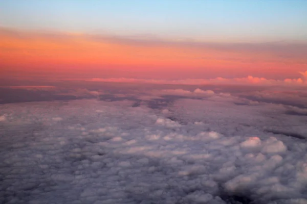 Latanie Nad Chmurami — Zdjęcie stockowe
