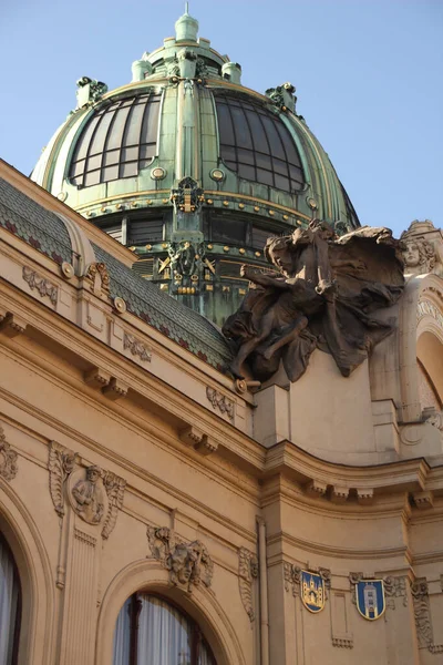 Фасад Классического Здания Праге — стоковое фото