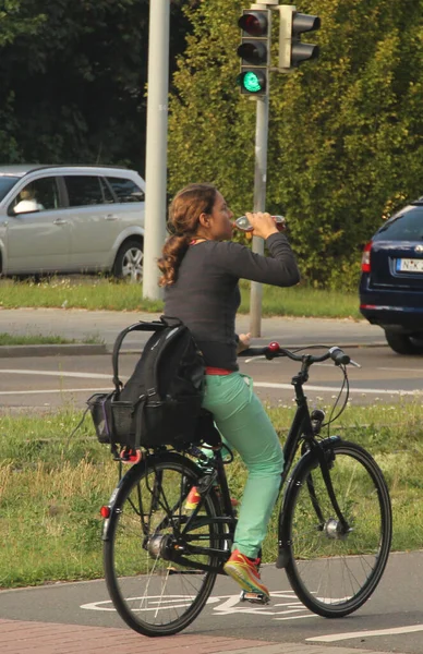 Kentsel Bir Ortamda Bisiklet Sürmek — Stok fotoğraf