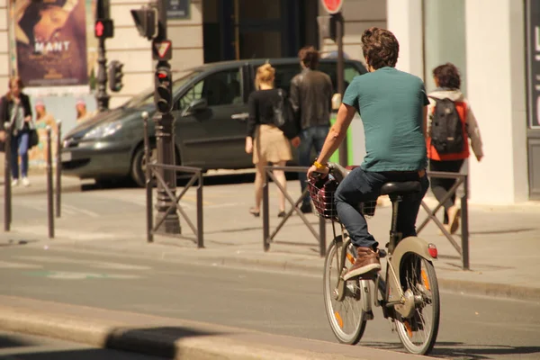 Radfahren Einer Städtischen Umgebung — Stockfoto