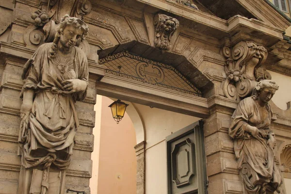 Sculpture Facade Building Milan — Stock Photo, Image