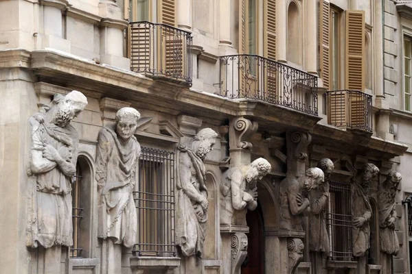 Skulptur Der Fassade Eines Gebäudes Mailand — Stockfoto