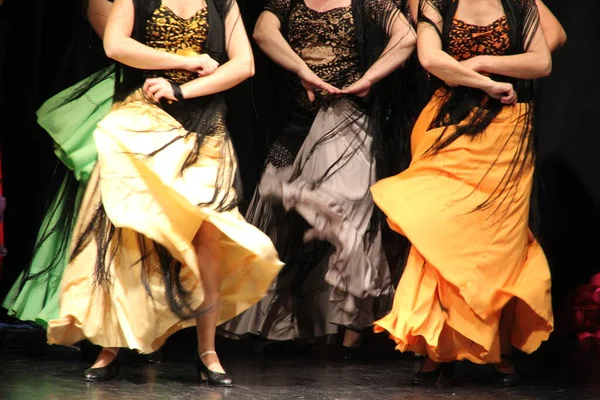 参加弗朗明哥舞蹈展的妇女 — 图库照片
