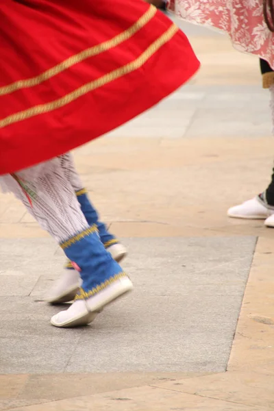 Tarian Tradisional Basque Dalam Festival Rakyat — Stok Foto