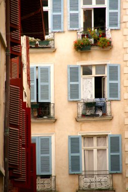 Eski Bayonne kasabasının mimarisi.