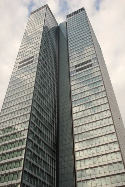 Byggnad Frankfurts Finansdistrikt — Stockfoto