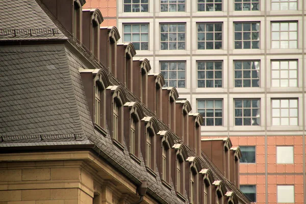 Byggnad Frankfurts Finansdistrikt — Stockfoto