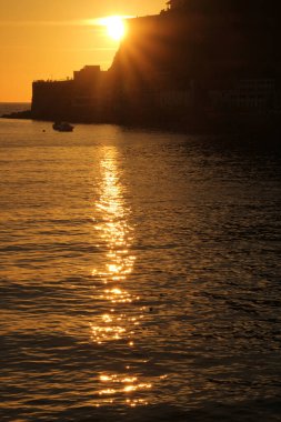 San Sebastian Körfezi Alacakaranlıkta