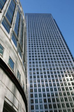 Canary Wharf, Londra 'daki ofis kulesi.