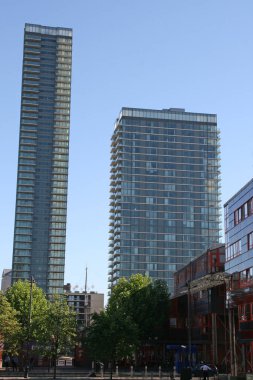 Canary Wharf, Londra 'daki ofis kulesi.