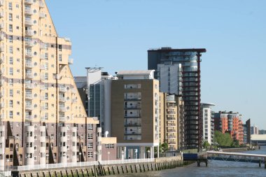 Canary Wharf, Londra 'daki ofis kulesi.