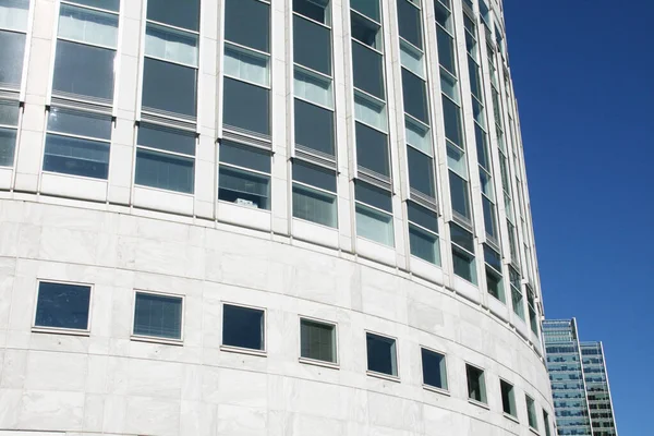 Canary Wharf, Londra 'daki ofis kulesi.