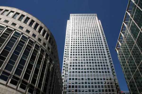 Canary Wharf, Londra 'daki ofis kulesi.