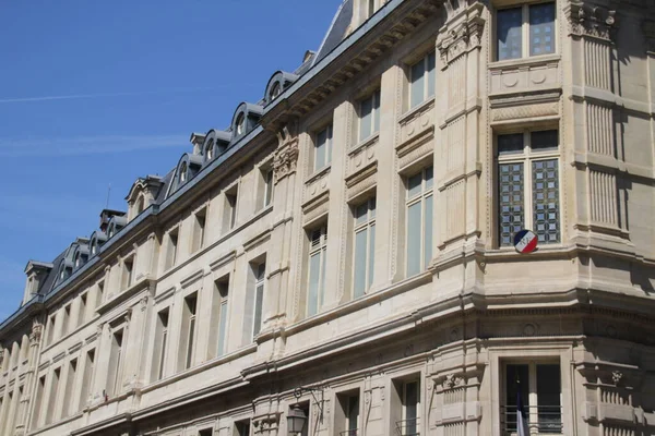 Класичний Будинок Парижа — стокове фото