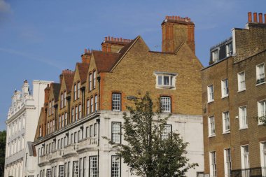 Londra şehir merkezinde bir bina.