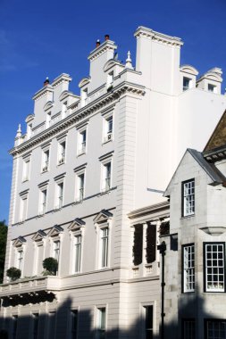 Londra şehir merkezinde bir bina.