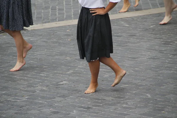 Halk Festivalinde Geleneksel Bas Dansı — Stok fotoğraf