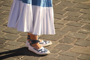 Halk festivalinde Bask dansı sergisi