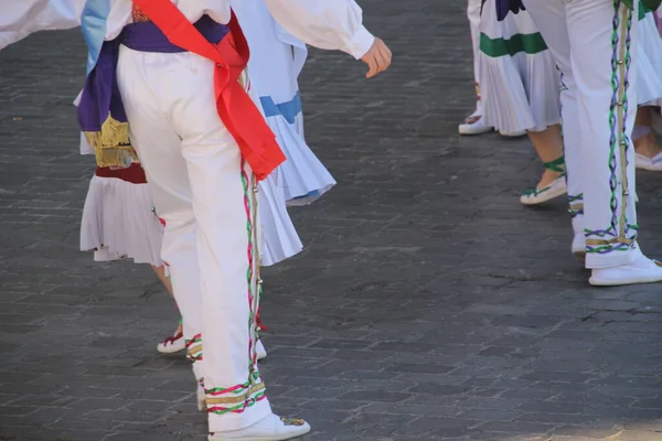 民俗祭でのバスク舞踊展 — ストック写真